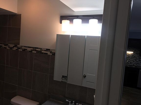 5th image of 9613 Ridgeland Ave Floor 3