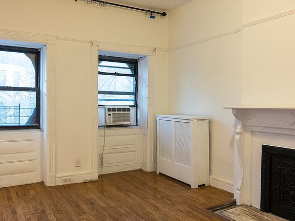 2nd image of 839 Park Pl APT 3