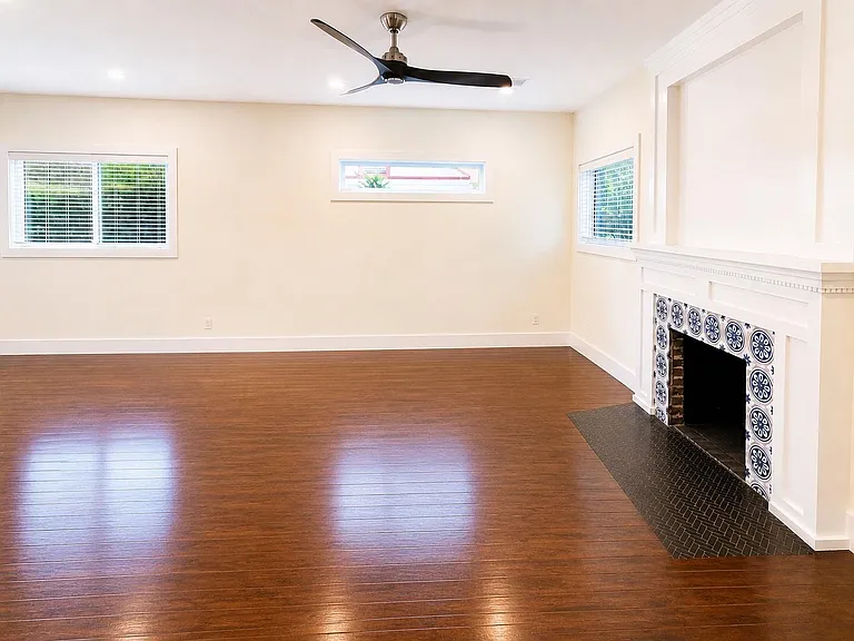 2302 Ruth St — Photo 3