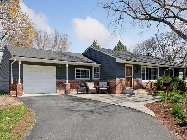 1724 W 86th St, Bloomington, MN 55431