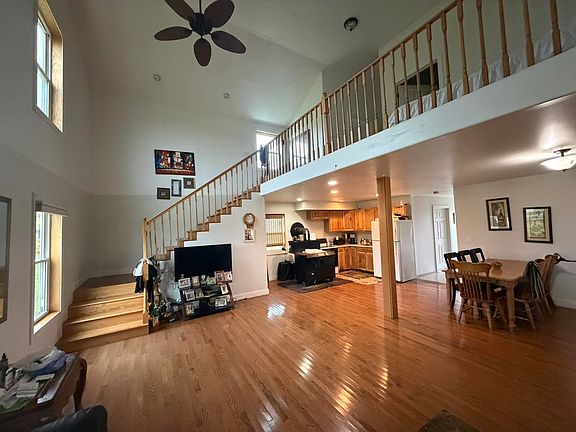 2nd image of 10 Spile Bridge Rd