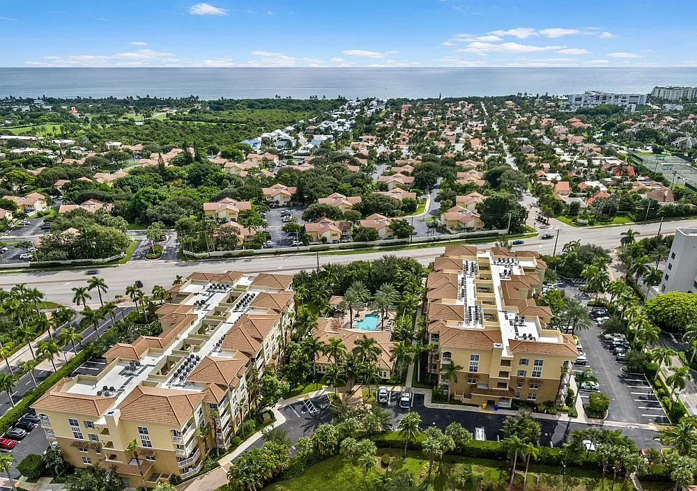 Building Photo - Riverwalk Pointe