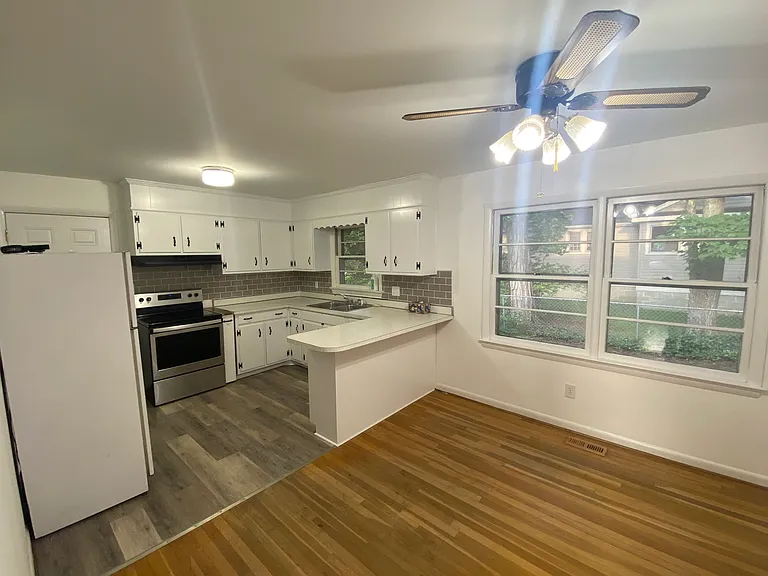 298 Eastwood Dr — Photo 7