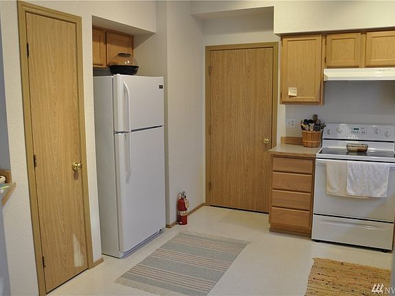 5th image of 4609 Remington Ln SE