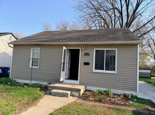 34295 Glover St, Wayne, MI 48184