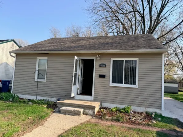 34295 Glover St, Wayne, MI 48184