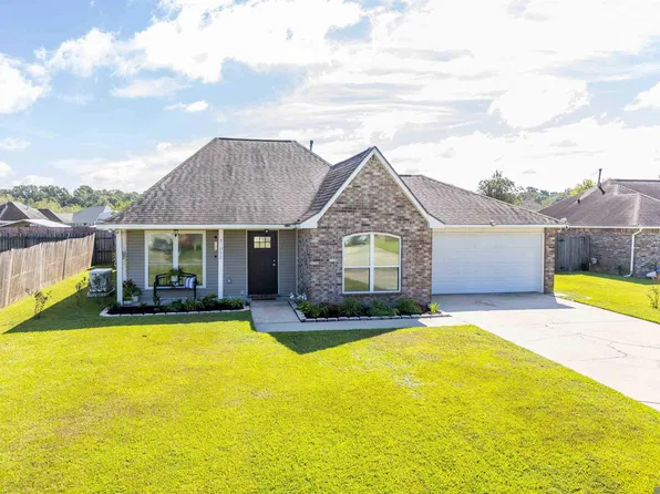 36032 Portsmouth Dr, Denham Springs, LA 70706