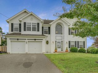 977 Sandy Cir, Manahawkin, NJ 08050