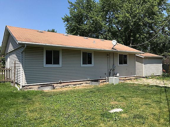 2nd image of 9051 161st Pl