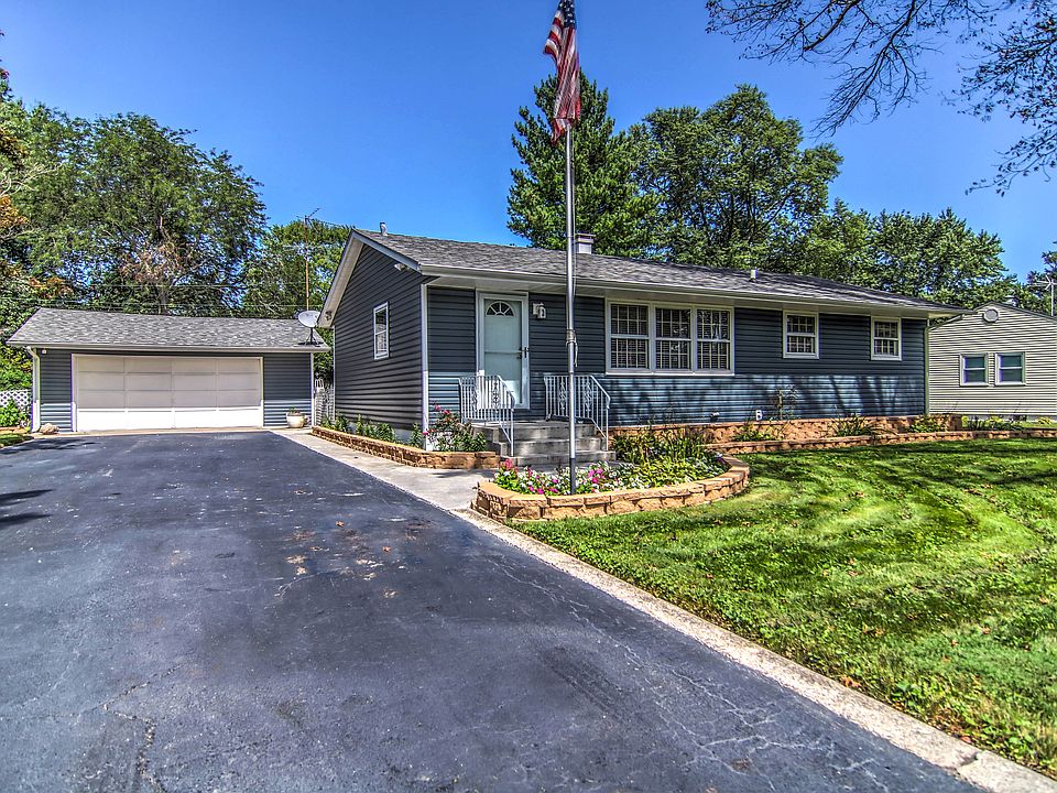 1st image of 13 Meadow Ln