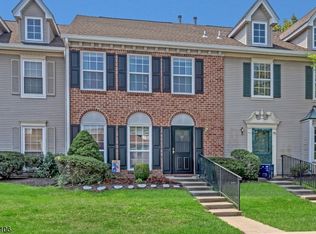 29 Bethany Ct, Franklin Park, NJ 08823