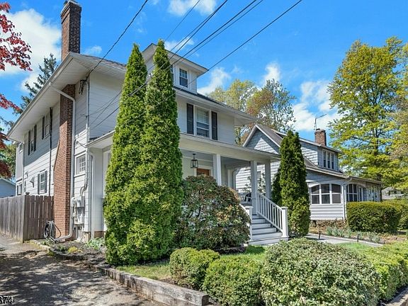 5th image of 11 Lewis Ave