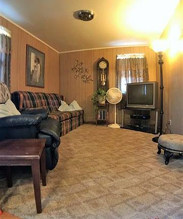 4th image of 525 Bayberry St