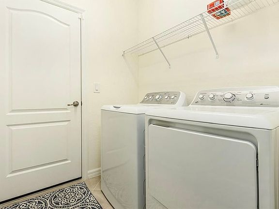 4th image of 14556 Monrovia Ln