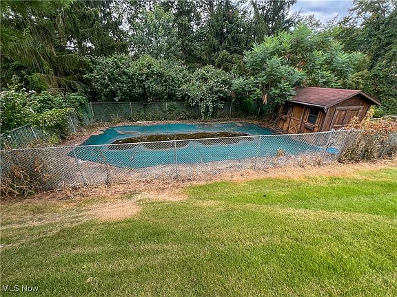 3rd image of 746 Buena Vista Blvd