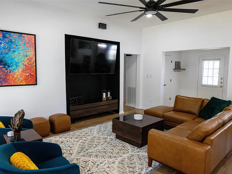 17023 Lexington Dr — Photo 4