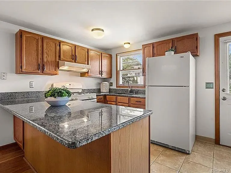 9 Persimmon Ln — Photo 3