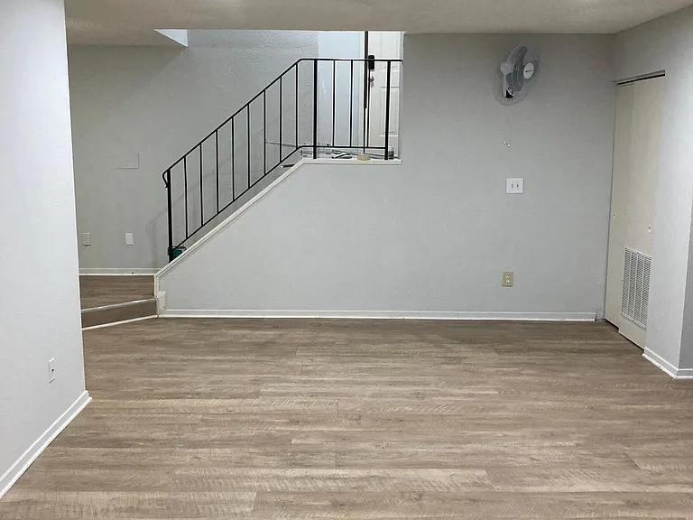 221 Seasons Pkwy #221 — Photo 2