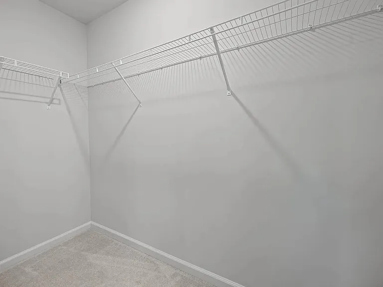 2427 Kasota Ln — Photo 35