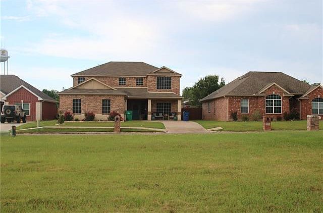 2nd image of 106 Ashlyn Ct