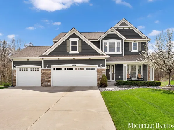 2866 E Morgan Trl NE, Rockford, MI 49341
