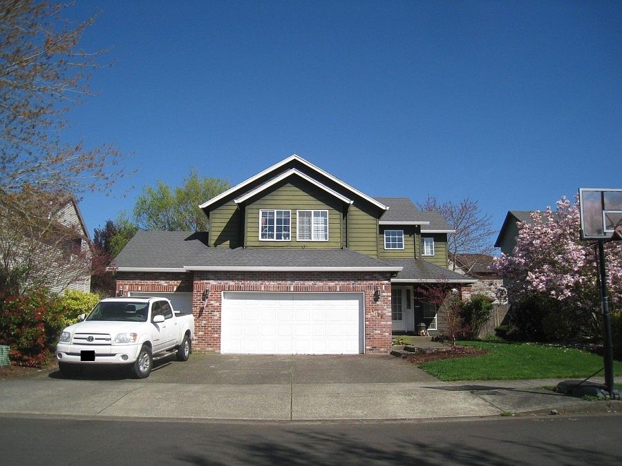 1st image of 1231 NE Maureen St