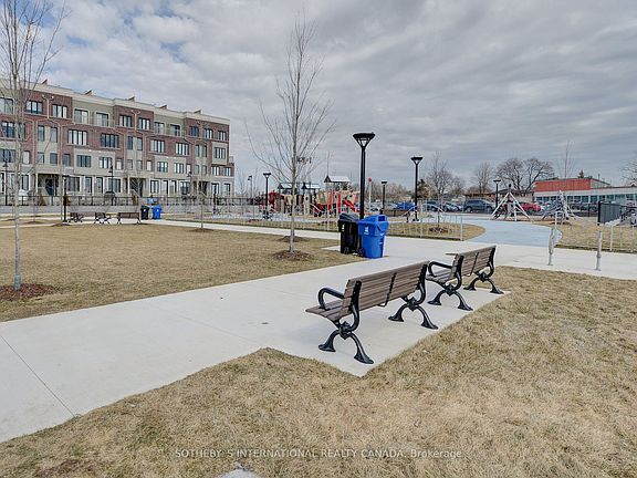3rd image of 90 Eastwood Park Gdns #10-4