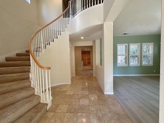 4th image of 4205 Stewart Ln