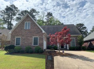 9 Twin Oaks Pl, Laurel, MS 39440