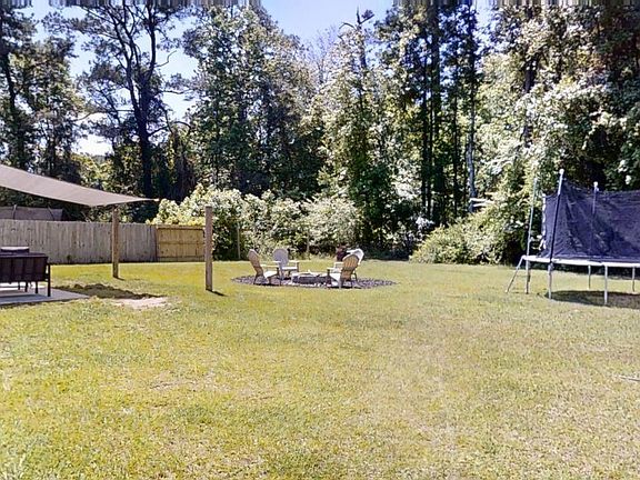 4th image of 211 Buckeye Court N