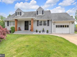 6 Sandy Ln, Hamilton, NJ 08610