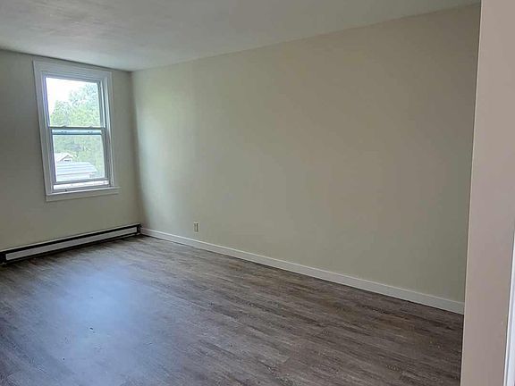 4th image of 106 Albany St #2