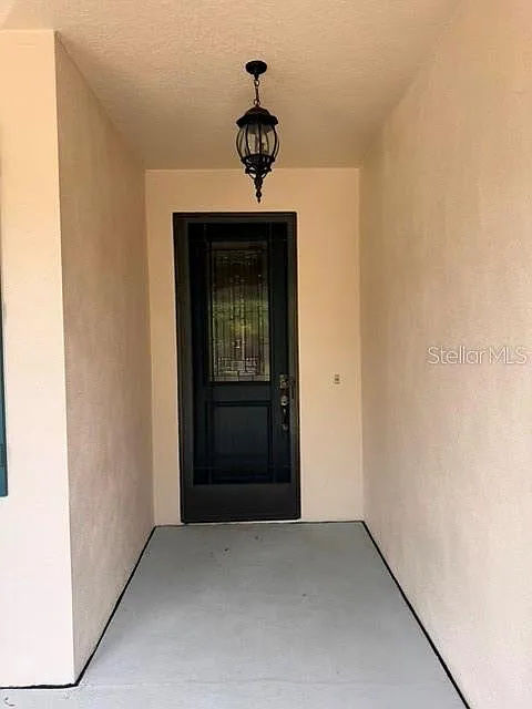 3 bed, 2.0 bath, 2421 sqft, $3,700 — Photo 2