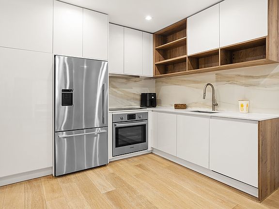 3rd image of 173 Lefferts Pl #2B