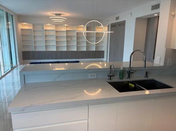 19400 Turnberry Way, Aventura, FL