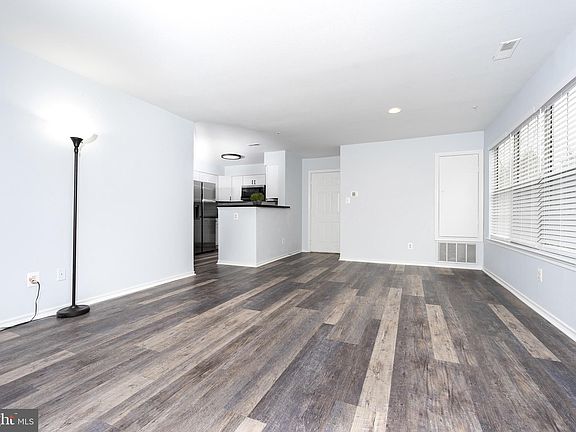 5th image of 18525 Boysenberry Dr #184