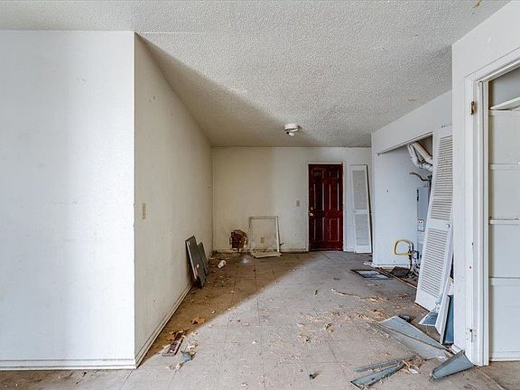 4th image of 1614 E Del Mar St