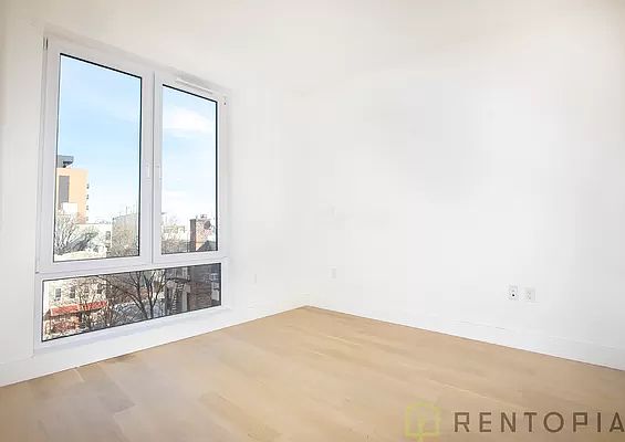 3rd image of 961 Willoughby Ave #504