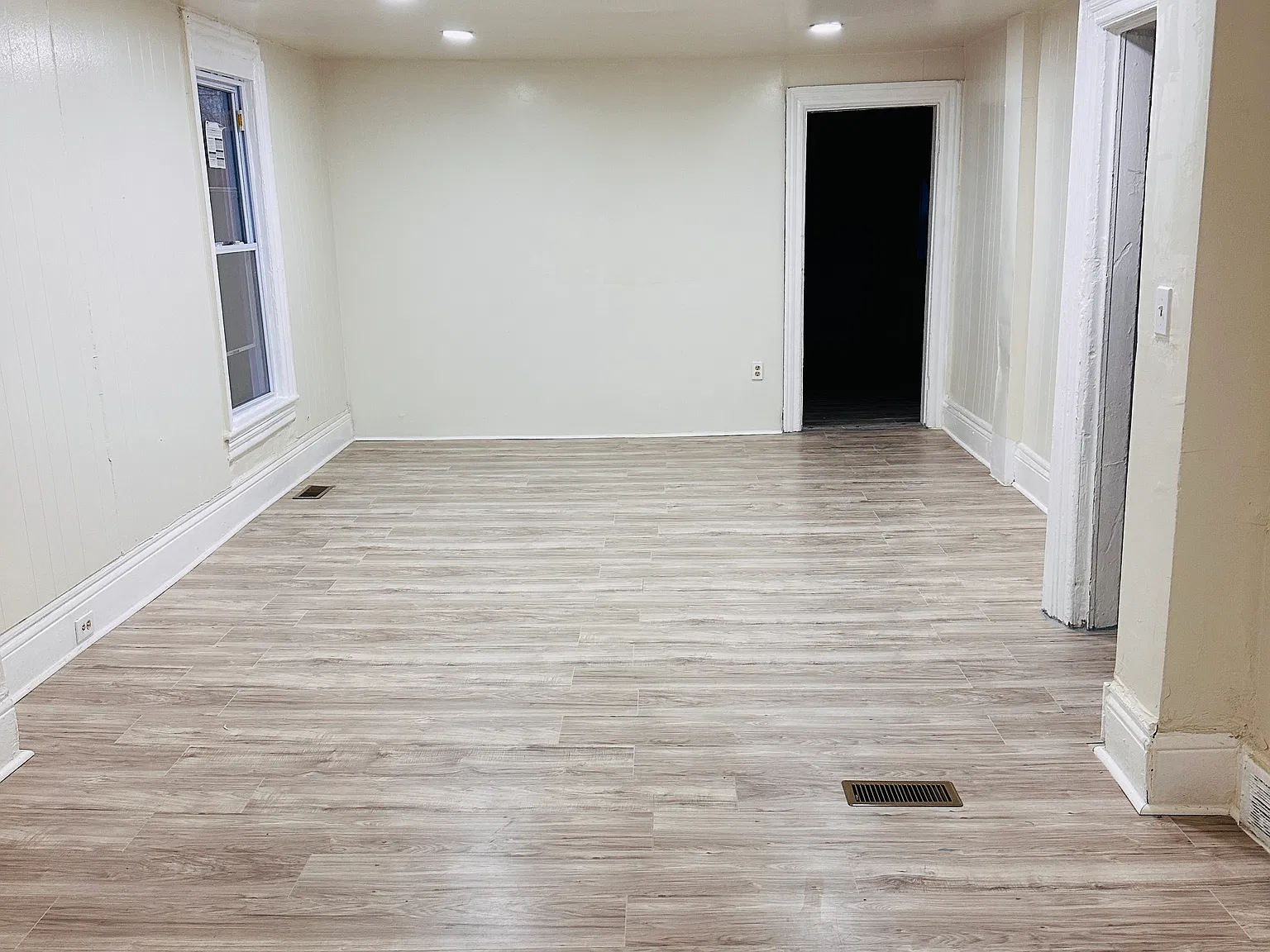 97 Alexander Pl — Photo 3