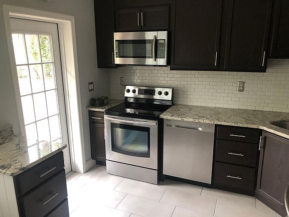 3rd image of 3401 Corrine Dr