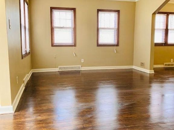 4th image of 3521 N 47th Ave