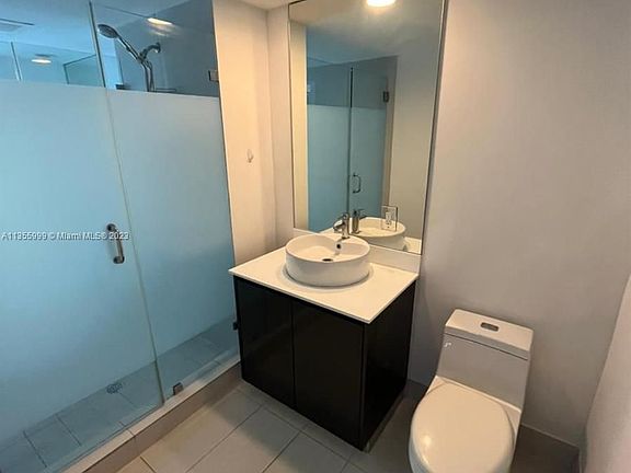 5th image of 31 SE 6th St APT 1004