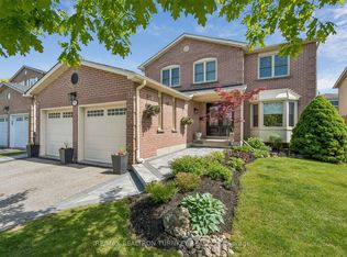 330 Bristol Rd, Newmarket, ON L3Y 7Z9