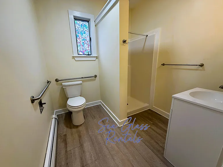 Pleasant St — Photo 10