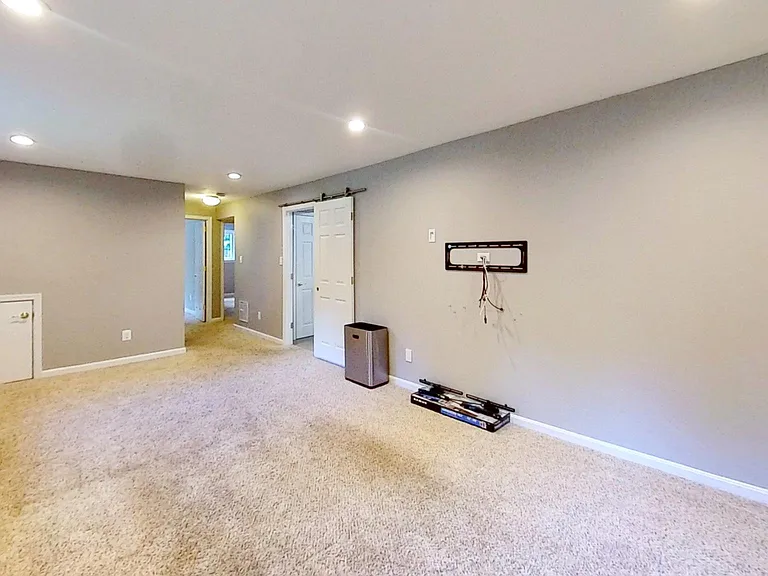 8458 Ararat Ct — Photo 7