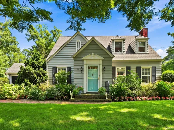 18 Matinecock Lane, Locust Valley, NY 11560