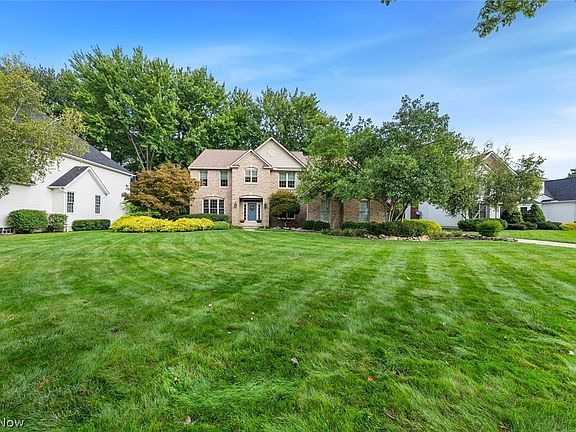 2nd image of 35982 Falcon Crest Ave