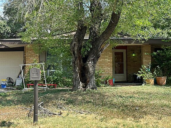 2nd image of 433 Spaceway Ln