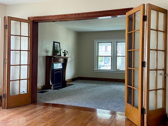 3rd image of 196 N Park Ave #1