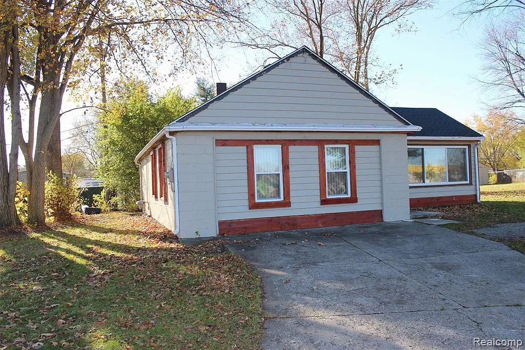 2 bed, 1.0 bath, 944 sqft, $1,500 — Photo 2